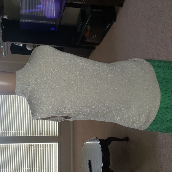 Cache M metallic silver tear drop cut outs on chest mockneck sleeveless sweater - Picture 7 of 10